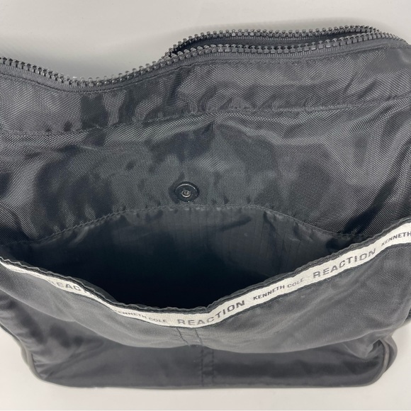 Kenneth Cole Reaction Messenger Bag - Picture 5 of 12
